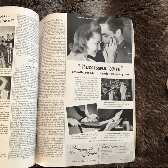 Good Housekeeping Magazine - 25 Cents - October 1942.  Very cool ads and history - Picture 11 of 16
